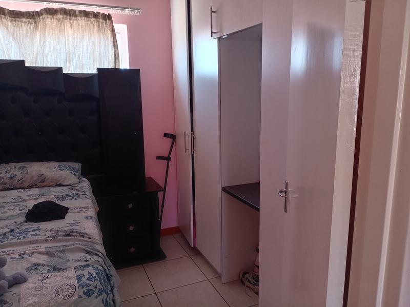 2 Bedroom Property for Sale in Stratford Green Western Cape